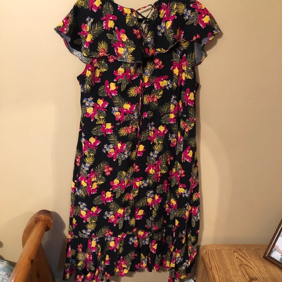 Floral Ruffle Dress - Picture 2 of 3